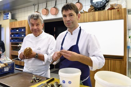 France, Haute-Loire (43), Saint-Bonnet-le-Froid, Restaurant 3 étoiles Régis et Jacques Marcon, Régis (le père) et Jacques (le fils) Marcon