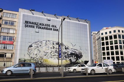 Turquie, Istanbul, publicité géante sur le périphérique