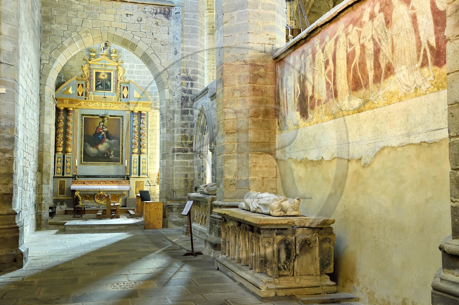 France, Haute-Loire (43), Parc naturel régional Livradois-Forez, abbaye de La Chaise-Dieu, l'église abbatiale Saint-Robert, la Danse Macabre, fresque du XVème siècle