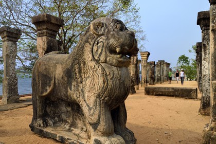 Sri Lanka, province du Centre-Nord, Polonnaruwa, l'ancienne capital du pays (XIe au XIIIe siècle) est classée au Patrimoine Mondial de l'UNESCO, palais de Nissanka Malla, chambre du conseil royal