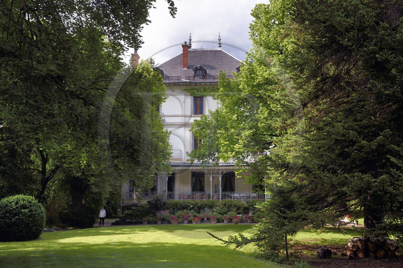 France, Alpes-de-Haute-Provence (04), vallée de l'Ubaye, Barcelonnette, Villa mexicaine habitée par le consul honoraire du mexique et ancien maire de la ville Jean Chabre