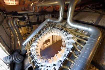 Italie, Toscane, Florence, centre historique classé Patrimoine Mondial de l'UNESCO, Officina profumo, farmaceutica di Santa Maria Novella, ancienne officine d'apothicaire italienne devenue une maison de parfum et de soins corporels, système complexe de ventilation