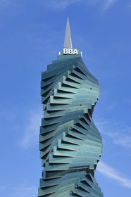 Panama, Panama City, la Tour F & F précédemment connue sous le nom de la Tour de la Révolution et aussi El Tornillo (la vis)