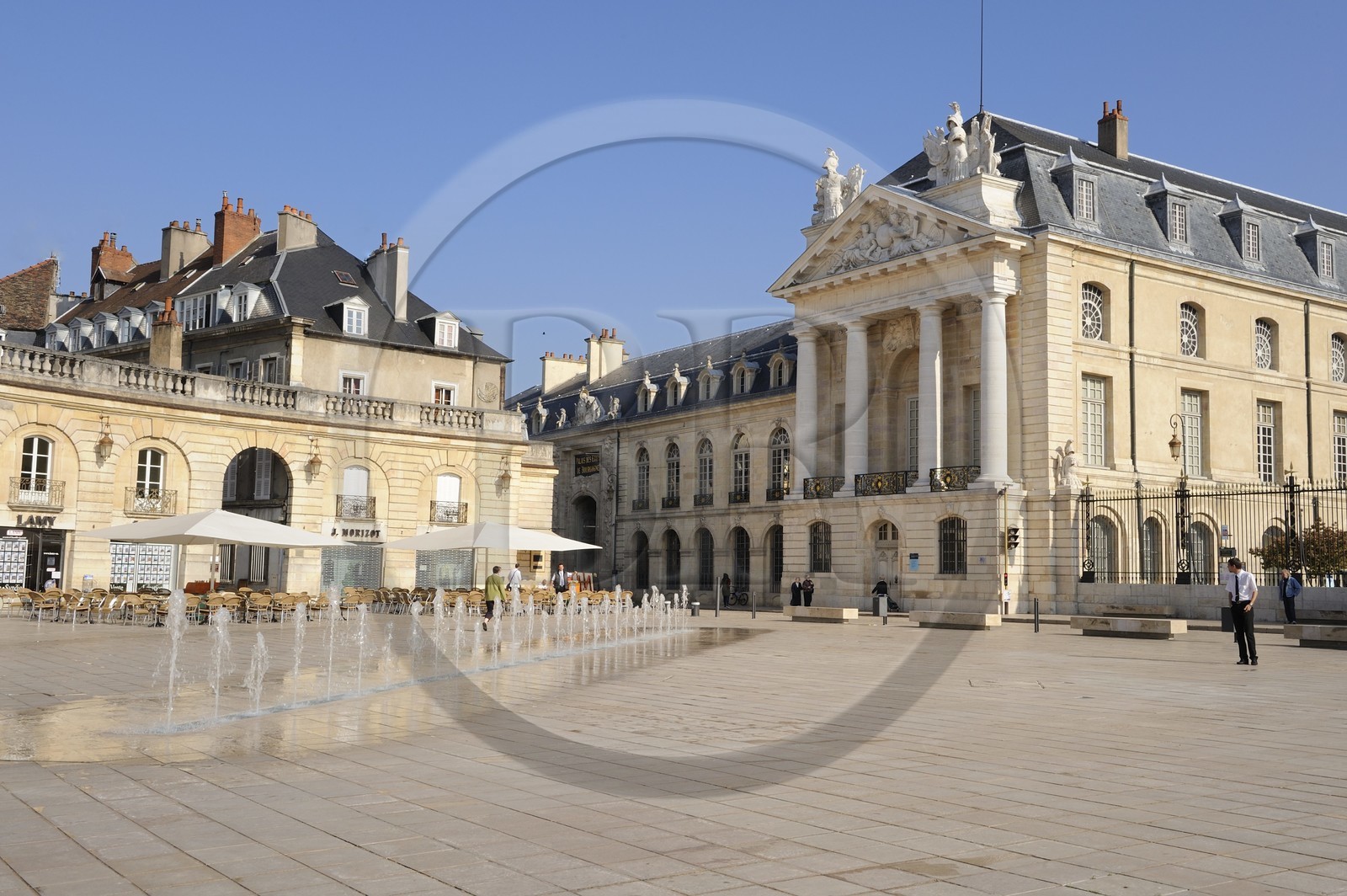 France, Côte d'Or (21), Dijon, la place de la Libération et le Palais des Ducs