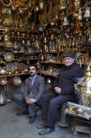 Azerbaïdjan, région de Ismailli, Lahij (Lahic), magasin d'objets en cuivre