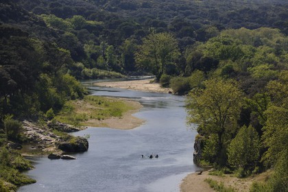 France, Gard (30), descente en canoë-kayak du Gardon au Pont du Gard