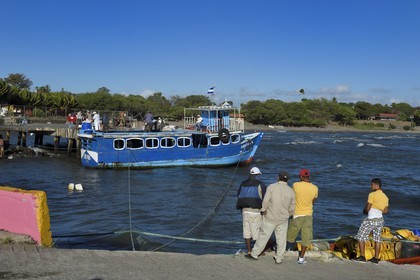 Nicaragua, port de San Jorge sur le lac Nicaragua, petit ferry