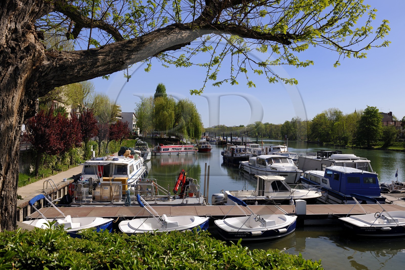 France, Val-de-Marne (94), les bords de Marne, le port de plaisance de Joinville-le-Pont