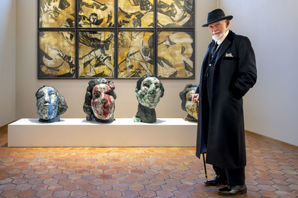 France, Paris (75), Musée Maillol, le peintre et sculpteur allemand Markus Lüpertz lors de son exposition en dialogue avec l'oeuvre d'Aristide Maillol,  bronzes peints et technique mixte sur papier