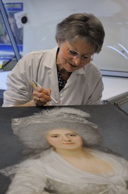 France, Yvelines (78), château de Versailles, ateliers de restauration du château, atelier des dessins et estampes, Geneviève Pobeba restaurant le portrait de Mme Campan lectrice de Marie Antoinette par J.Boze