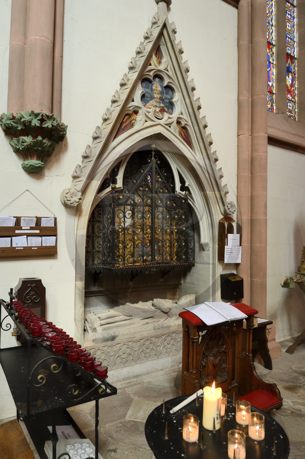 France, Bas-Rhin (67), Niederhaslach, collégiale Saint-Florent, le reliquaire de Saint Florent (1714)