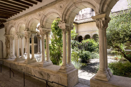 France, Bouches-du-Rhône (13), Aix en Provence, Cathedrale Saint Sauveur (XIIe au XVIe siecle), cloitre roman de la fin du XIIème siècle