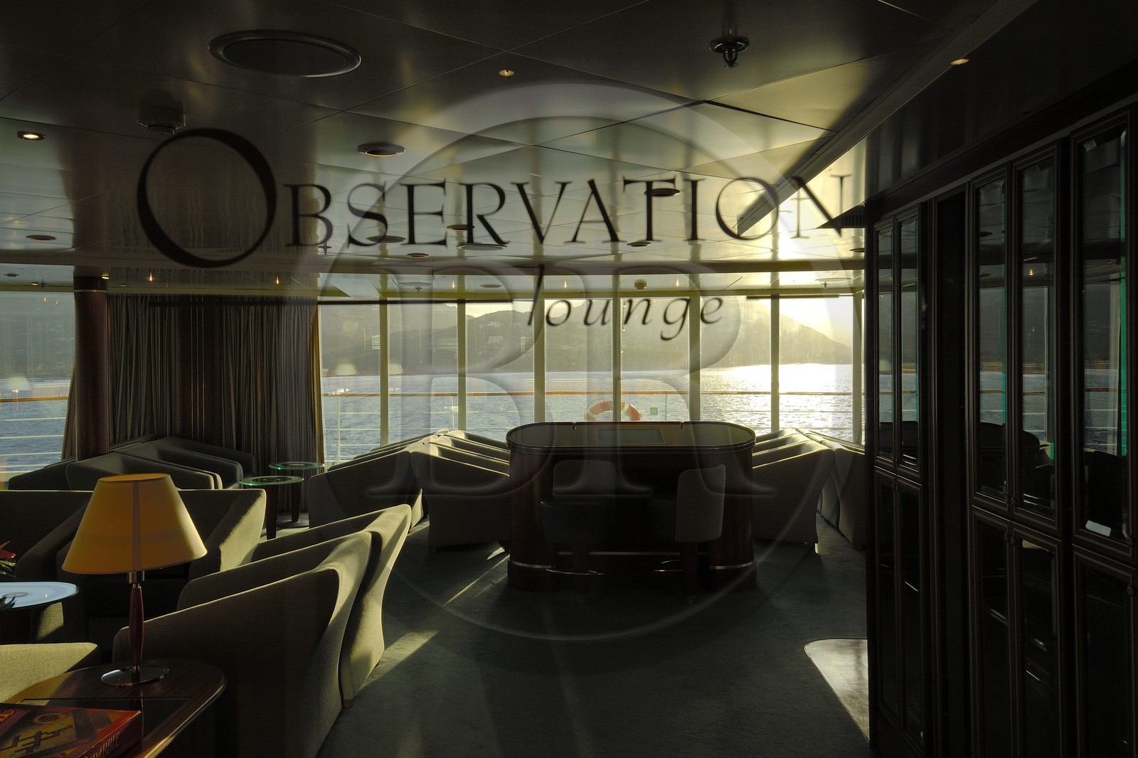 France, Corse (2a), Baie de Porto Vechio, croisière à bord du Silvershadow de la compagnie Silversea, un des salons