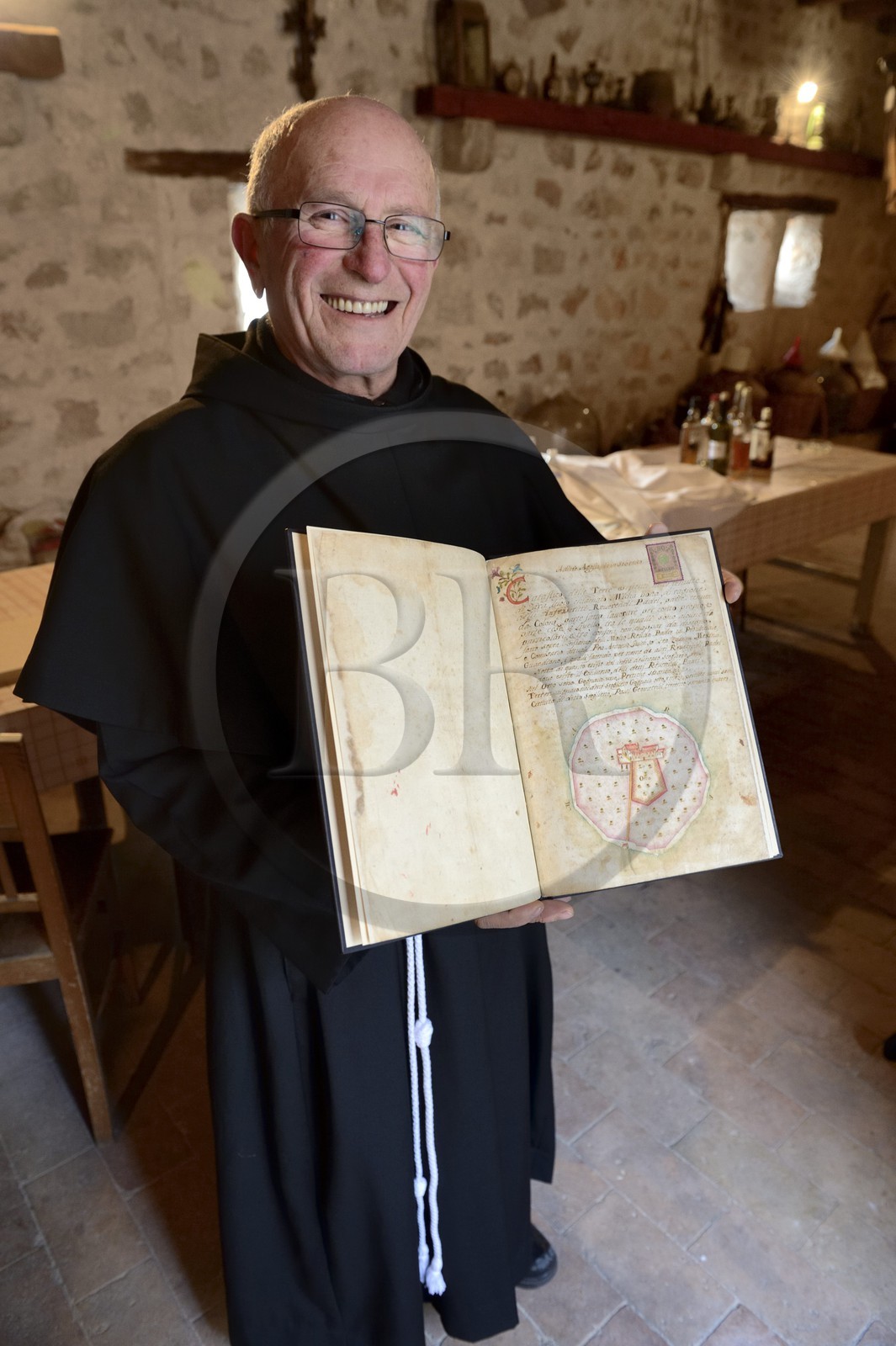 Croatie, Dalmatie, côte dalmate, Ile d’Ugljan, Preko, Monastère Franciscain de l'îlot Galovac, titre de propriété originale de l'ile de 1747 présenté par le frère Bozo Susic