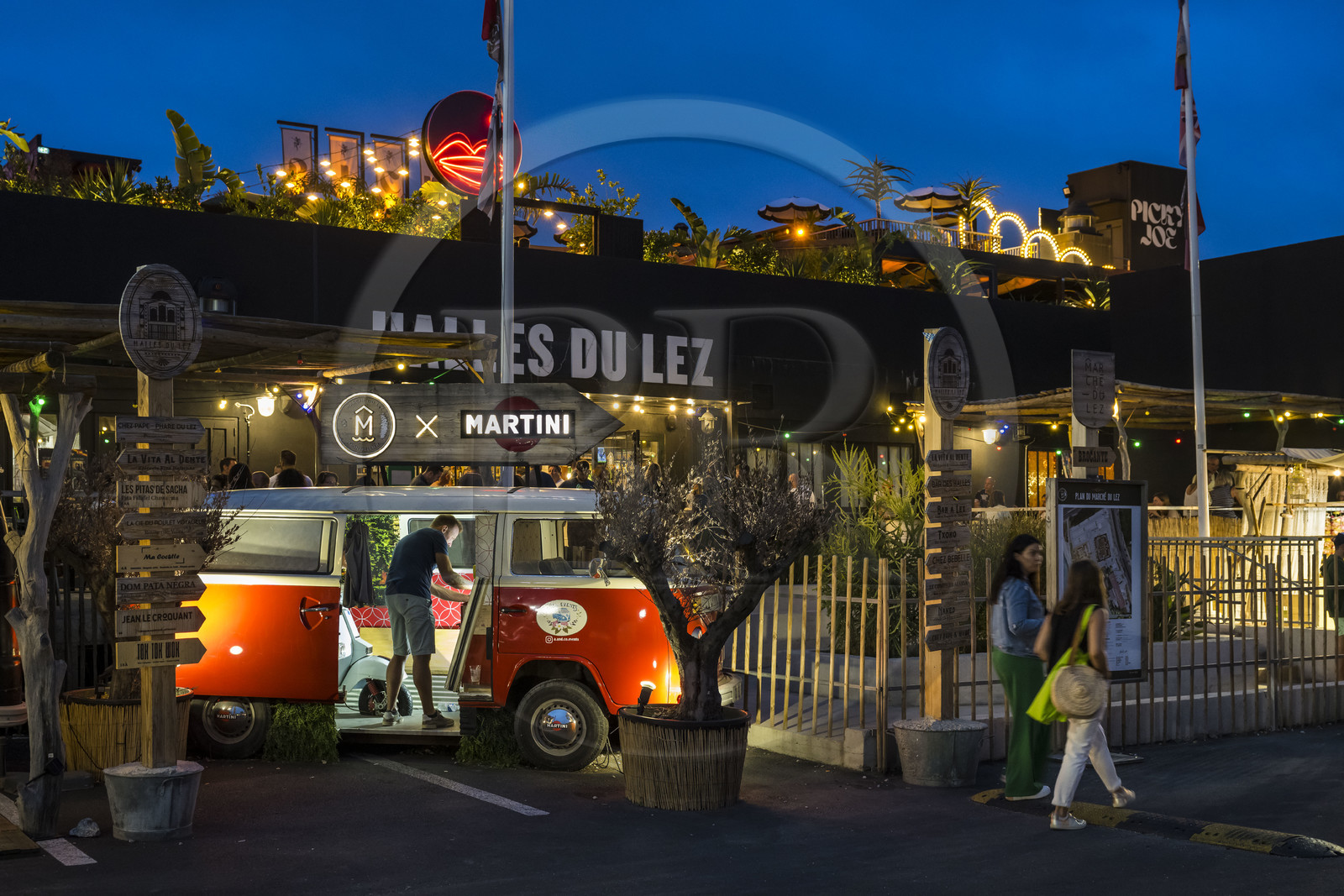 France, Hérault (34), Montpellier, Marché du Lez, les Halles du Lez associant halles alimentaires, food court et rooftop