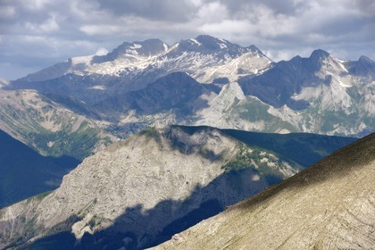 France, Alpes-de-Haute-Provence (04), Uvernet-Fours, parc national du Mercantour, vallée de l'Ubaye, sentier de randonnée du circuit des lacs du col de la Cayolle, Tête de l’Estrop (2961m)