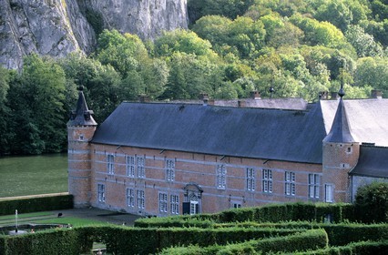Belgique, Wallonie, château de Freyr en bordure de Meuse en amont de Dinant