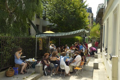France, Paris (75), quartier de Ménilmontant, Fête des voisins - Immeubles en fête au Passage des Soupirs