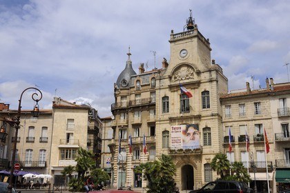 France, Hérault (34), Béziers, entrée principale de l'hôtel de ville place Gabriel Peri