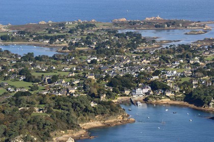 France, Côtes-d'Armor (22), Ile de Bréhat, Port-Clos (vue aérienne)