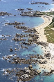 France, Finistère (29), la Côte des Légendes au coeur du Pays Pagan, Brignogan-Plages, Pointe de Beg-Pol, phare de Pontusval (vue aérienne)