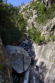 France, Corse-du-Sud (2A), Alta Rocca, Bavella, canyoning dans le torrent de Polischellu
