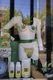 Etats-Unis, Californie, San Francisco, quartier anciennement hippie de Haight Ashburry, produits de marijuana