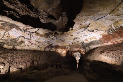 France, Dordogne (24), Périgord Noir, vallée de la Vezère, Montignac-sur-Vézère, Grotte de Lascaux II, reconstitution du site préhistorique et grotte ornée classés Patrimoine Mondial de l'UNESCO