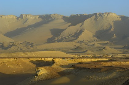 Egypte, Haute Egypte, désert libyque, oasis de Dakhla, le désert aux portes de Al-Qasr