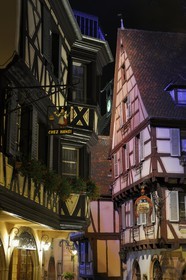 France, Haut-Rhin (68), Colmar, maisons à pans de bois dans la rue des Marchands