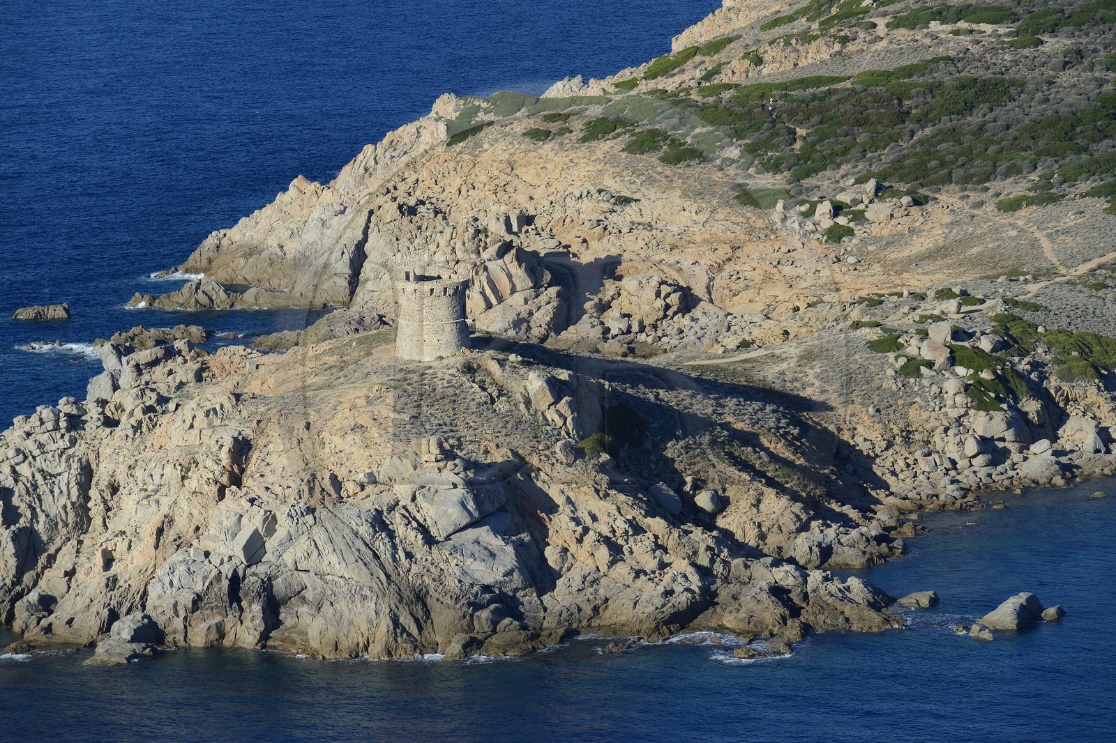 France, Corse-du-Sud (2A), Cargèse, la tour génoise de la pointe d'Omigna (vue aérienne)