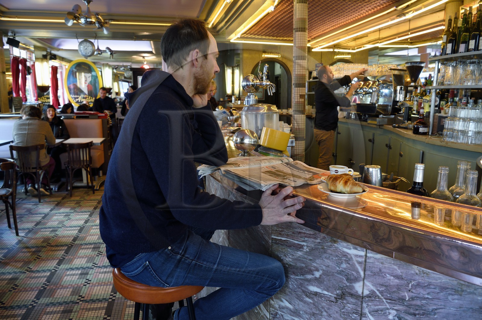 France, Paris (75), la Butte Montmartre, rue Lepic, le Café des Deux Moulins qui servit de décor du film Le Fabuleux destin d'Amélie Poulain