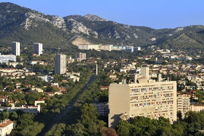 France, Bouches-du-Rhône (13), Marseille, oeuvre architecturale de Le Corbusier, classée Patrimoine Mondial de l'UNESCO, la Cité Radieuse par l'architecte Le Corbusier bordant le boulevard Michelet dans le 8e arrondissement