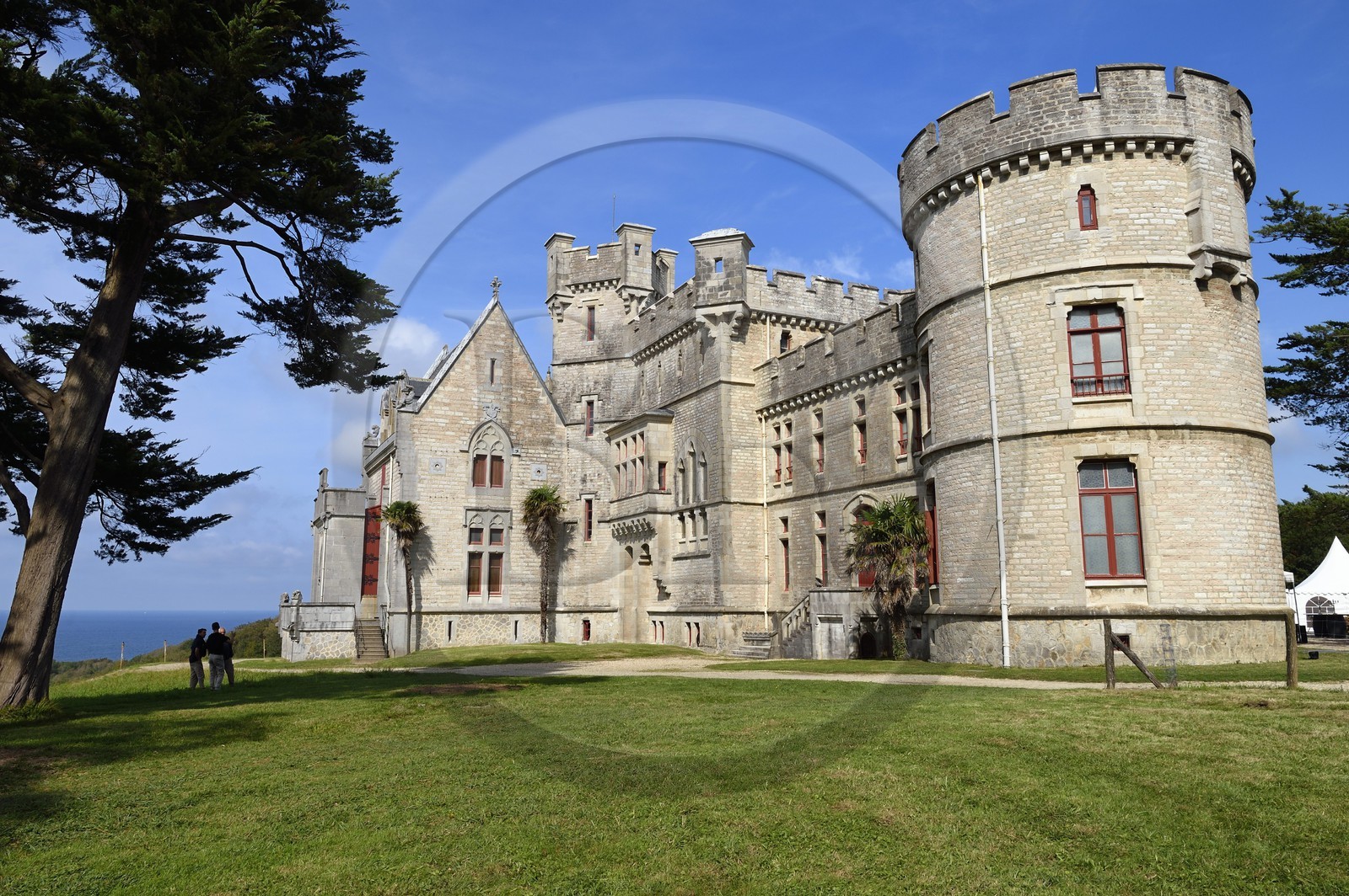 France, Pyrénées-Atlantiques (64), la côte du Pays-Basque, Hendaye, chateau d'Abbadia construit en 1870 par Eugène Viollet-le-Duc pour Antoine d'Abbadie d'Arrast