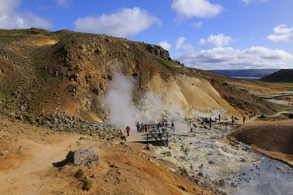 Islande, Région de Reykjavik, vallée de Krisuvik, solfatares et fumerolles de la zone géothermique de Seltun