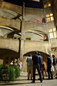 France, Rhône (69), Lyon, site historique classé Patrimoine Mondial de l'UNESCO, cour du musée de l’imprimerie dans la traboule derrière le bouchon lyonnais le Musée dans la rue des Forces