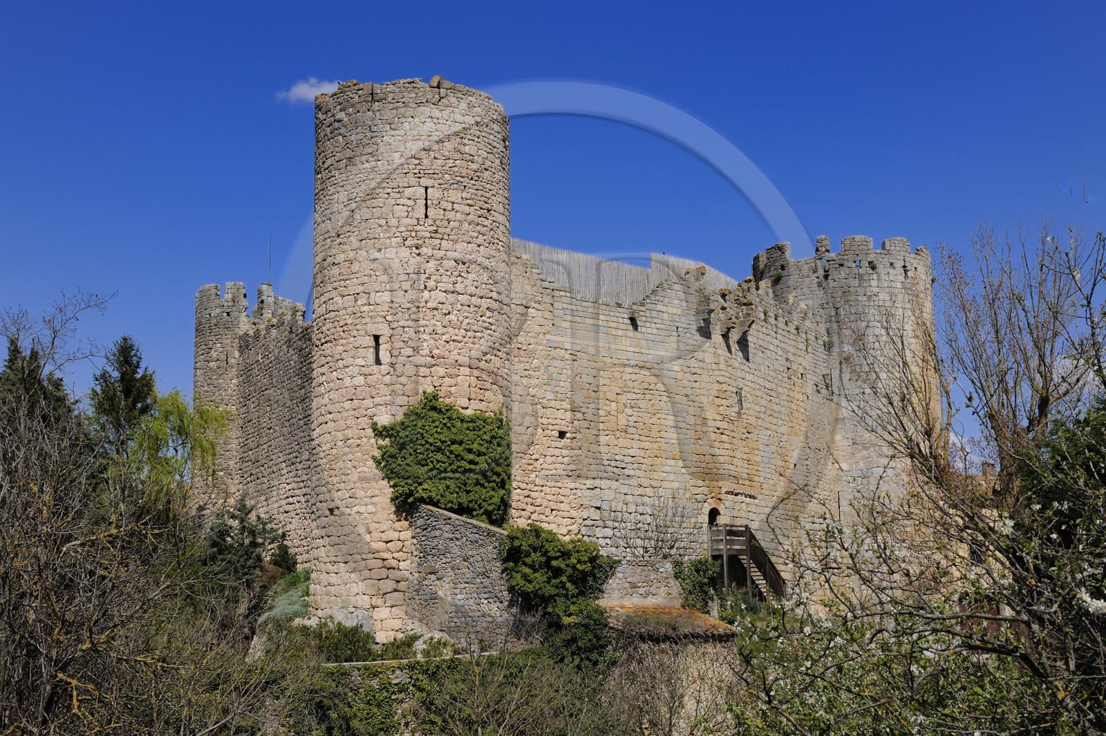 France, Aude (11), château du village cathare de Villerouge-Termenès au cœur des Corbières