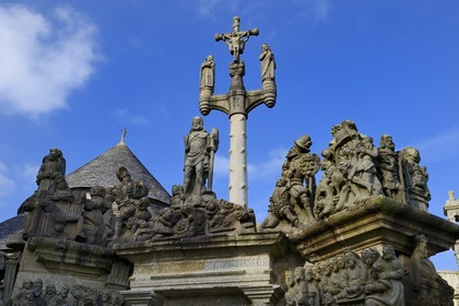 France, Finistère (29), Guimiliau, le calvaire dans l'enclos paroissial