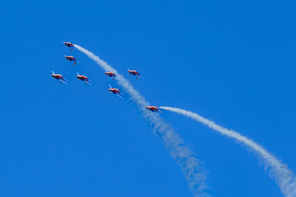 France, Bouches-du-Rhône (13), Salon-de-Provence, base aerienne 701, base de la Patrouille de France (PAF pour Patrouille acrobatique de France) de l'Armée de l'air et de l'espace française, les avions Alphajet effectuent un passage sur le dos
