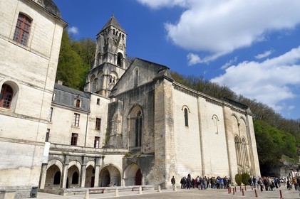 France, Dordogne (24), Brantôme, l'abbaye bénédictine Saint-Pierre de Brantôme, clocher de l'église abbatiale (XIe siècle), certainement le plus ancien campanile de France