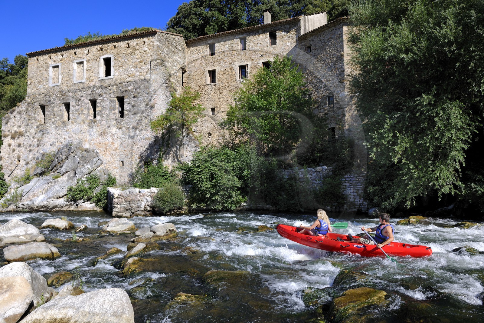 France, Hérault (34), vallée de l' Orb, descente en canoë-kayak de la rivière Orb au moulin de Travassac à Mons la Trivalle