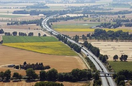 France, Aude (11), vue aerienne de l'autoroute A61 dans la region de Castelnaudary