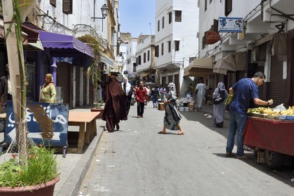 Maroc, Casablanca, ancienne Medina, femme en burka