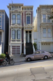 Etats-Unis, Californie, San Francisco, rue pentue dans le quartier de Haight Ashburry