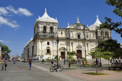 Nicaragua, Leon, la Cathédrale basilique royale de l'Assomption de la Bienheureuse Vierge Marie (Basilica Catedral de la Asuncion) classée Patrimoine Mondial de l'UNESCO