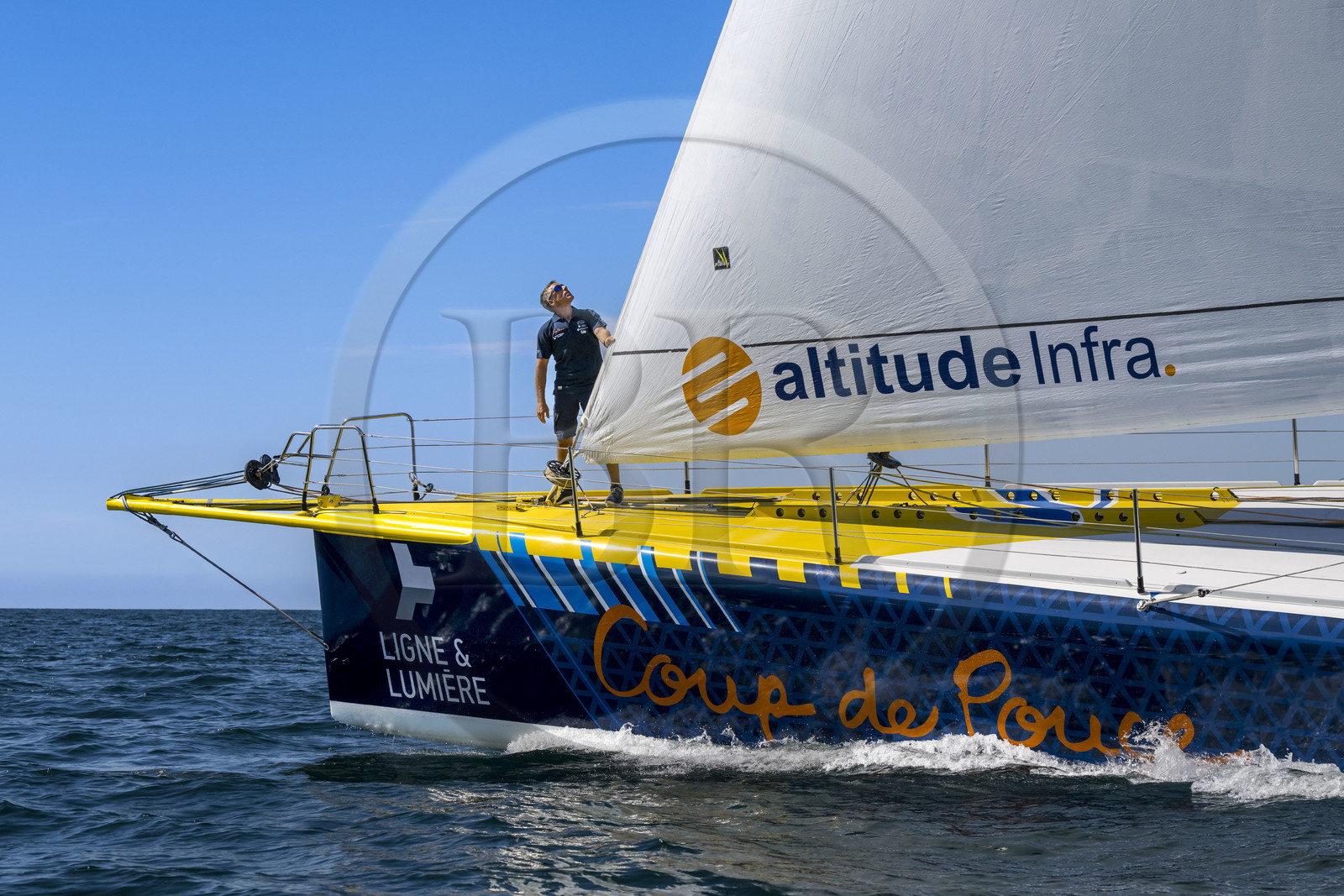 France, Vendée (85), Les-Sables-d'Olonne, le skipper Manuel Cousin en entrainement sur son voilier monocoque de 60 pieds IMOCA Coup de Pouce