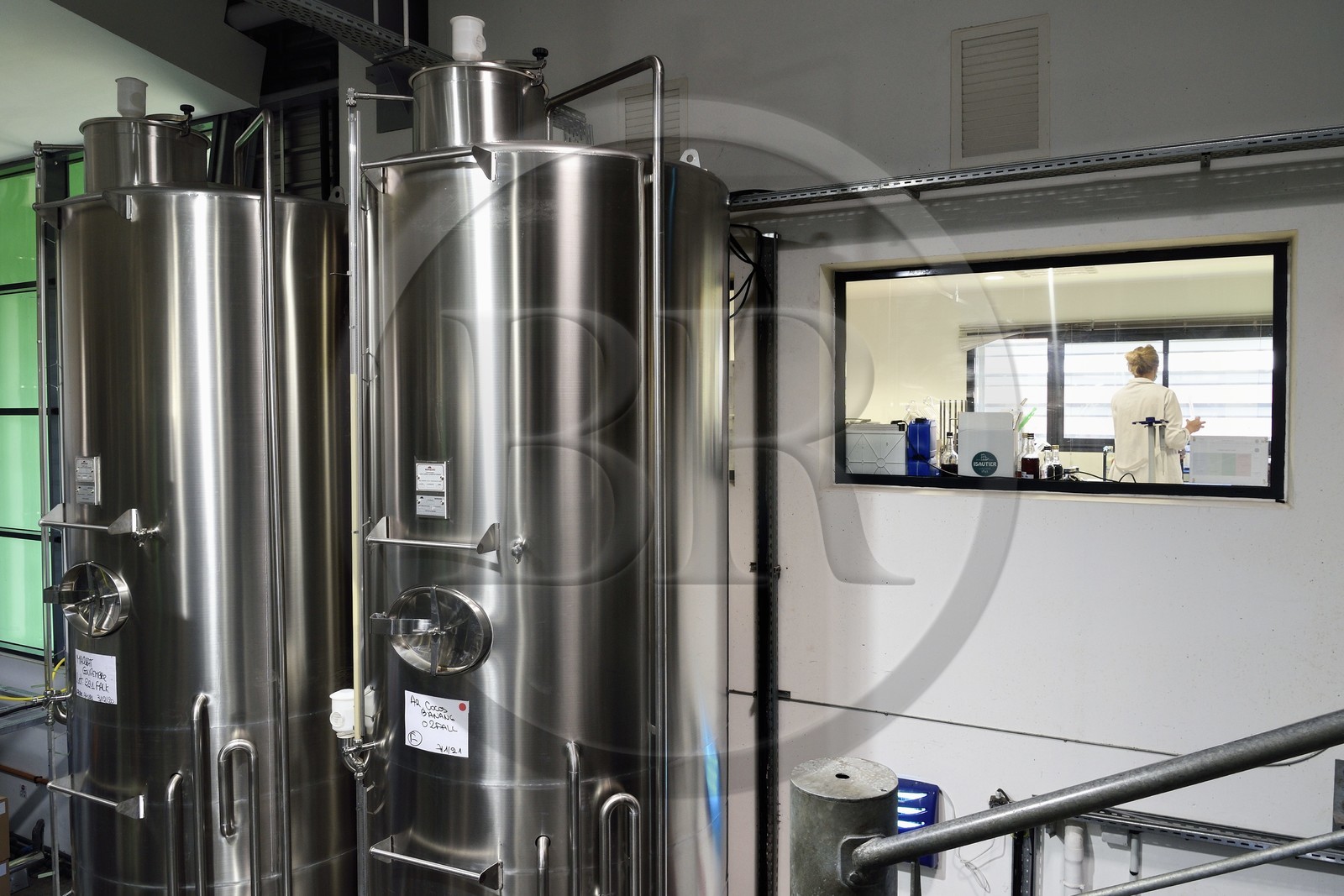 France, Ile de la Reunion, Saint Pierre, domaine de la distillerie Isautier, cuves de stockage