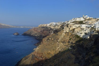 Grèce, Les Cyclades, mer Égée, île de Santorin (Thira ou Théra), le village de Oia qui surplombe la Caldera