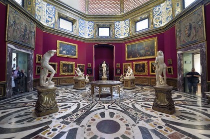 Italie, Toscane, Florence, centre historique classé Patrimoine Mondial de l'UNESCO, musée de la Galleria degli Uffizi (galerie des Offices), salle octogonale appelée Tribune