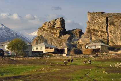 Azerbaïdjan, région de Quba (Guba), chaine de montagne du Grand Caucase, village de Giriz à l'aube